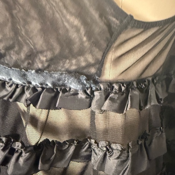 Anna Sui x Victoria Secret’s Black Lace Chemise with Sheer Ruffles - Picture 6 of 8